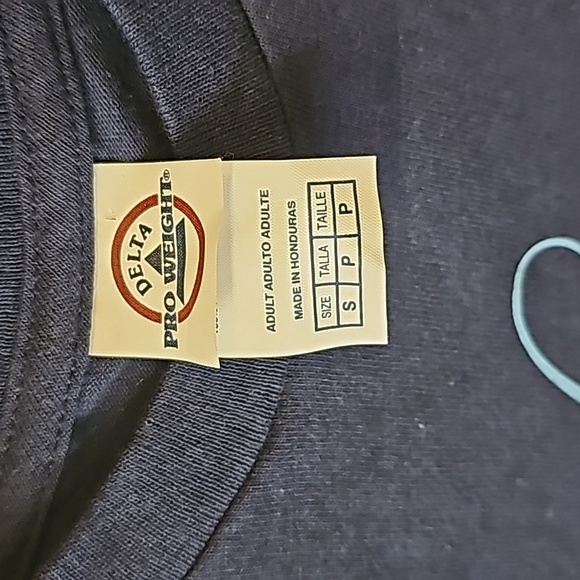 Tampa Bayt tee-shirt S/P in NWOT Delta Pro weights dark Navy. 100% Cotton. - Picture 2 of 3